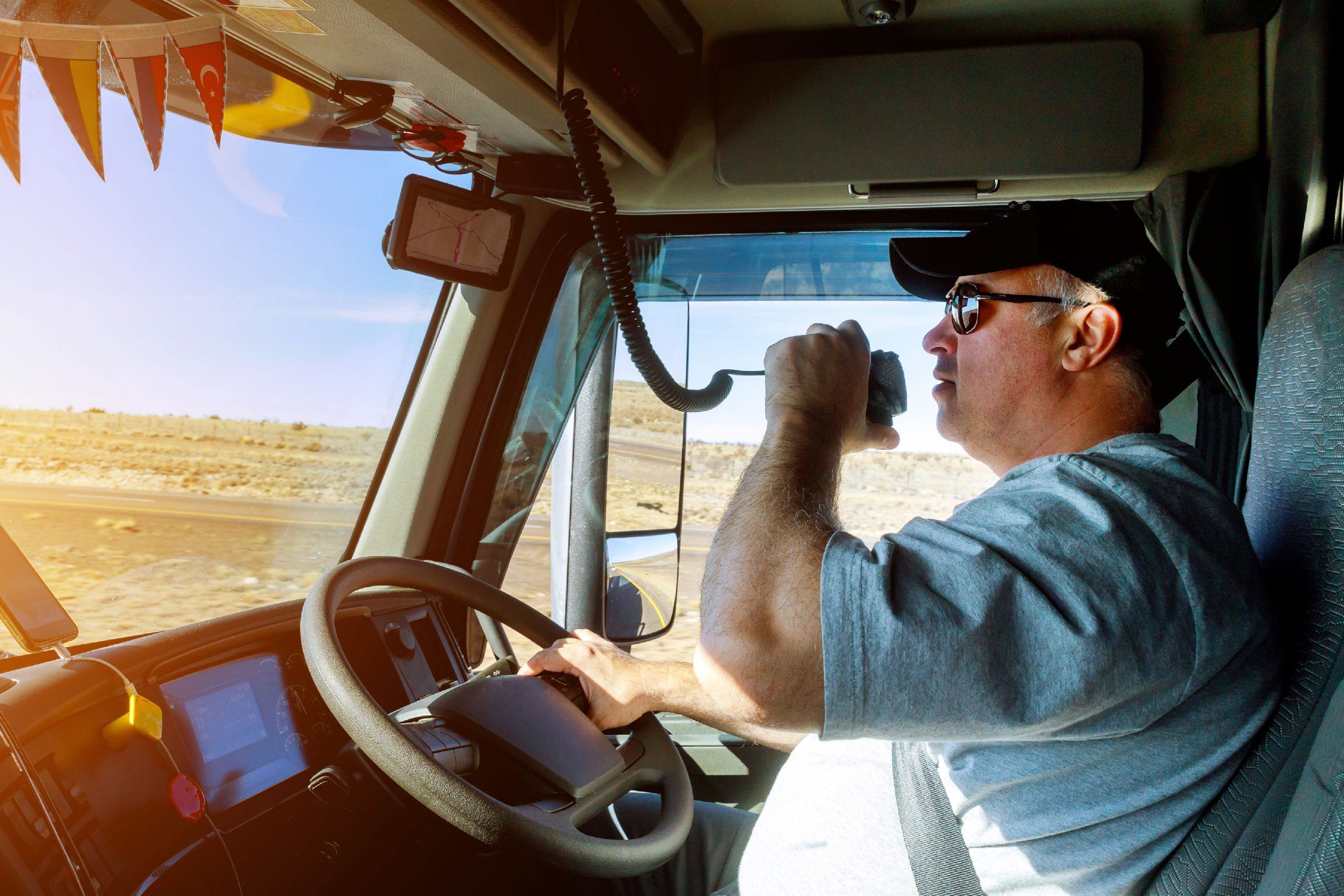 Fleet-Safety-and-Drivers-3-Steps-Toward-Ensuring-a-Successful-Fleet-Safety-Program-scaled (1)